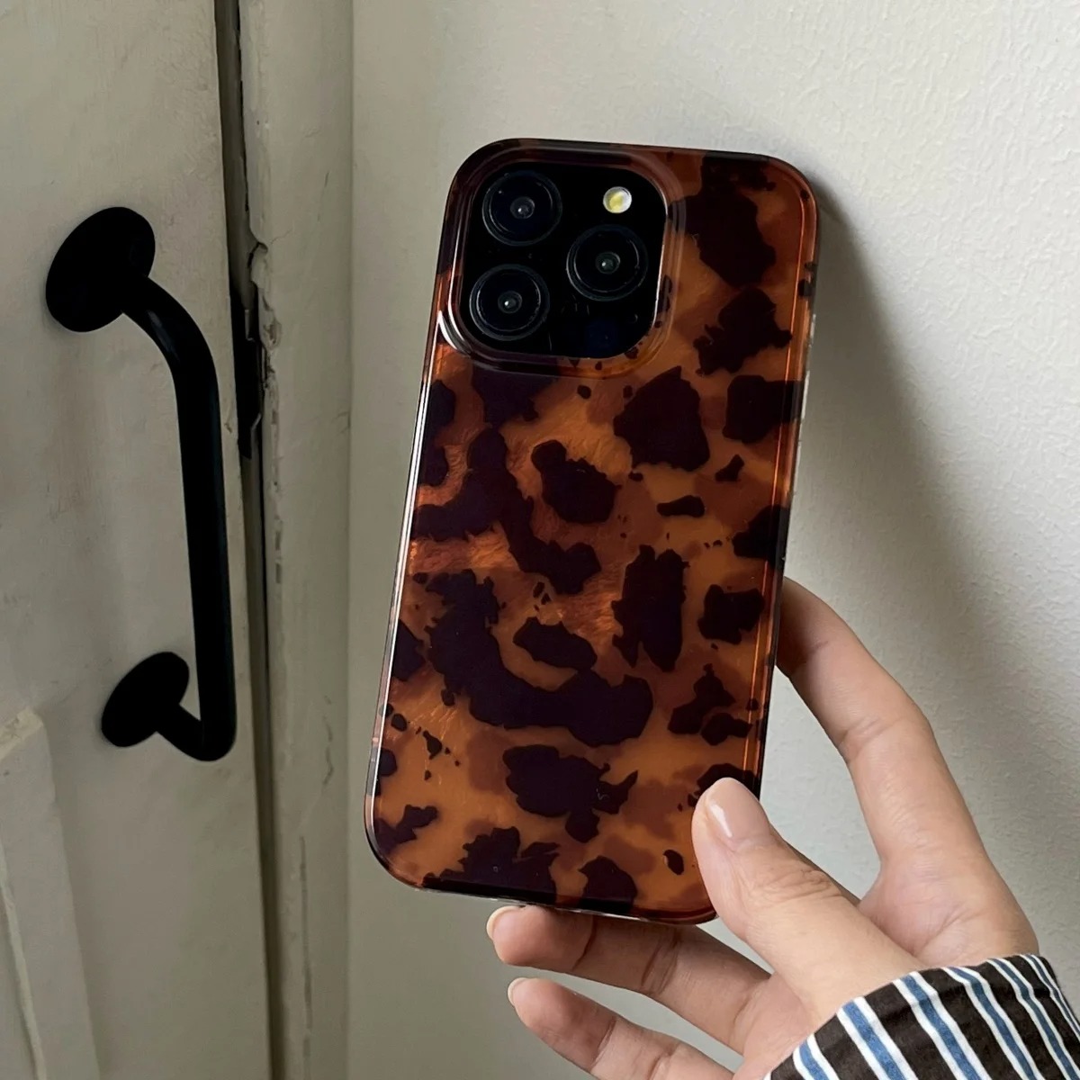 Retro Amber Texture Laser Phon - đánh giá và giá Phone Accessories Kiosk